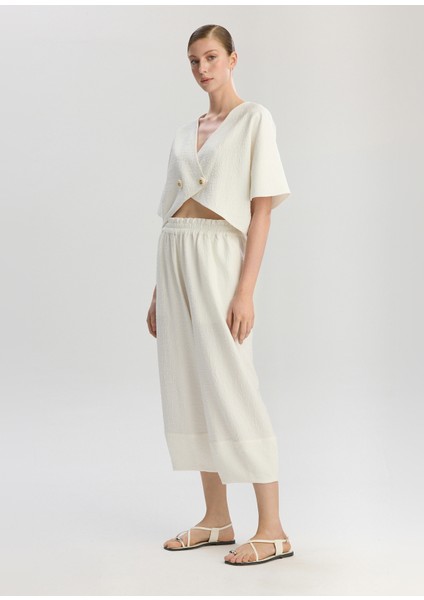 Tokyo Beyaz Kısa Kollu Kadın Crop Ceket fırsatları