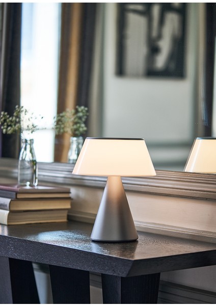 Luma Metalik Gri Büyük Boy LED Masa Lambası fırsatları