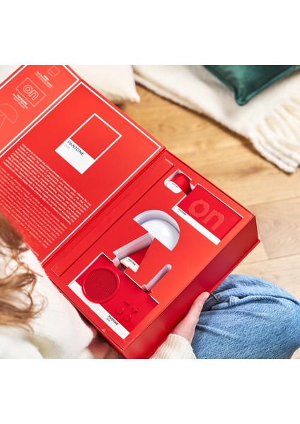 x Pantone Mina Kırmızı Orta Boy LED Masa Lambası fırsatları