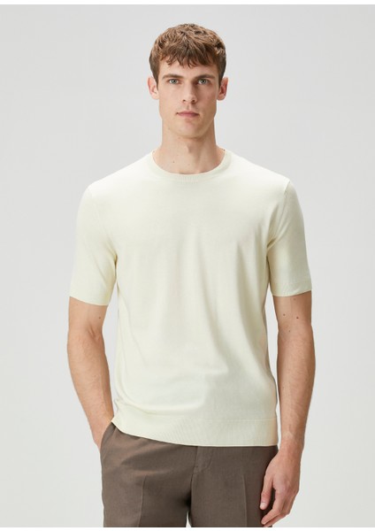 Kırık Beyaz Kısa Kollu Triko