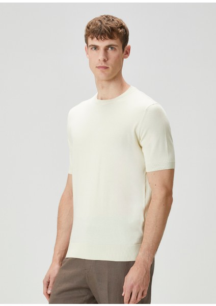 Kırık Beyaz Kısa Kollu Triko modelleri