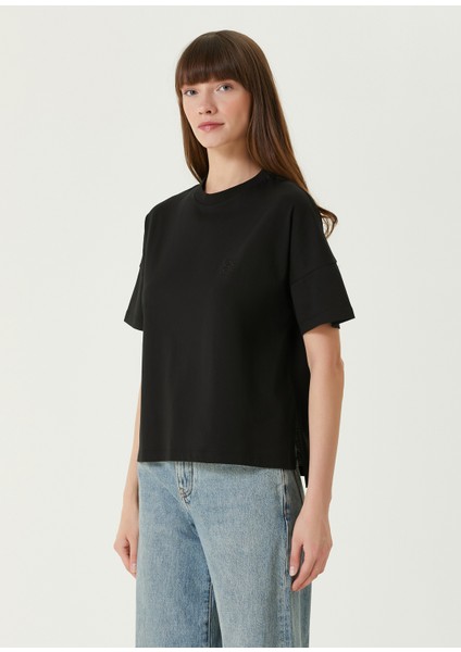 Siyah Logolu T-Shirt modelleri