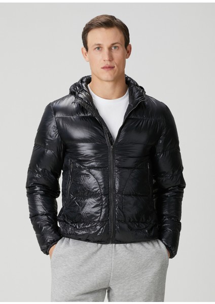 Siyah Kapüşonlu Puff Mont