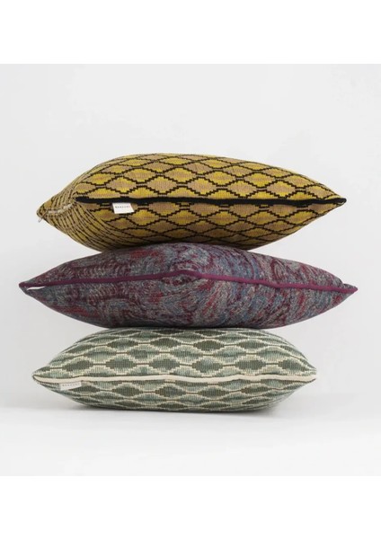 Roche Biyeli Yeşil Beyaz Pamuklu Dekoratif Kırlent 45 x 45 cm fırsatları