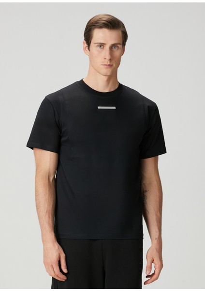 Siyah Logo Detaylı T-Shirt