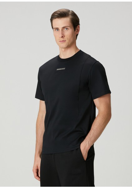 Siyah Logo Detaylı T-Shirt modelleri