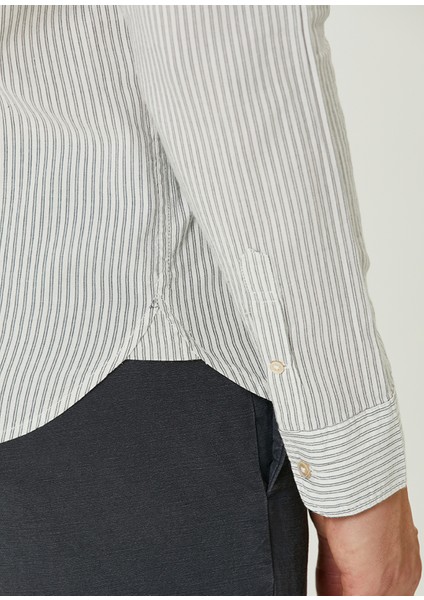 Relaxed Fit Villard Kırık Beyaz Çizgili Gömlek