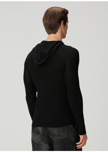 Siyah Kapüşonlu Yün Kazak fırsatları