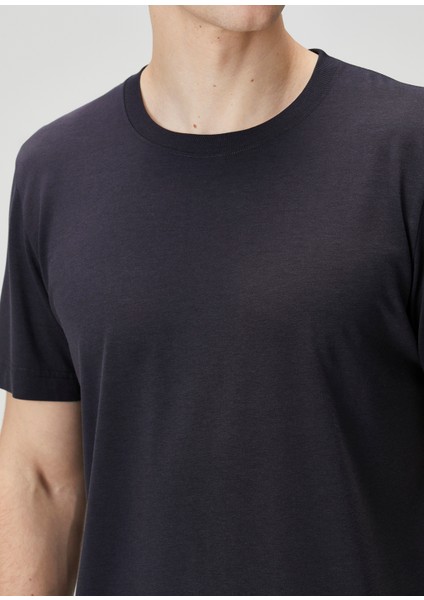 Regular Fit Lacivert Basic T-Shirt indirimleri