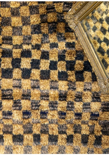 Efil Dama Desenli El Dokuma Yumuşak Tüylü Yün Halı 73X124 cm modelleri