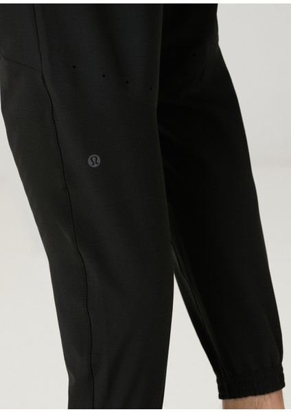 Classic Tapered Fit License To Train Pantolon