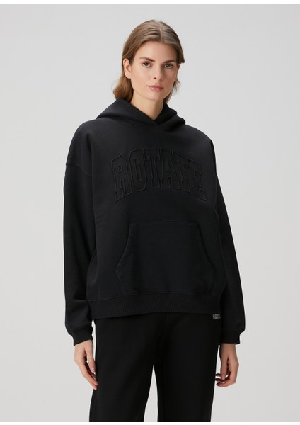 Siyah Kapüşonlu Logolu Sweatshirt modelleri