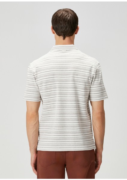 Açık Mavi Polo Yaka Çizgi Desenli T-Shirt fırsatları