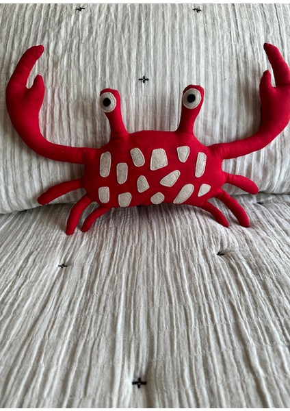The Friendly Crab Pillow Yengeç Figürlü Dekoratif Çocuk Yastığı fiyatları