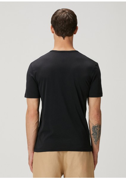 Regular Fit Siyah Basic T-Shirt fırsatları
