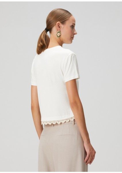 Krem Dantel Detaylı T-Shirt fırsatları
