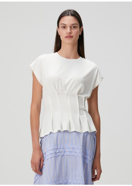 Beyaz Pile Detaylı T-Shirt