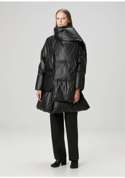 Siyah Atkı Detaylı Puffer Kaban