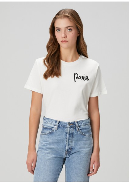 Beyaz Işlemeli T-Shirt