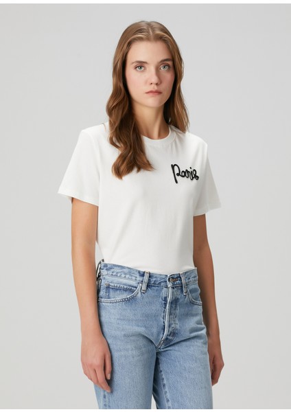 Beyaz Işlemeli T-Shirt modelleri