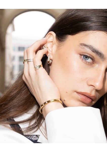 Pathra Hoop Small Pırlanta Taşlı 14 Ayar Altın Tek Kadın Küpe fırsatları