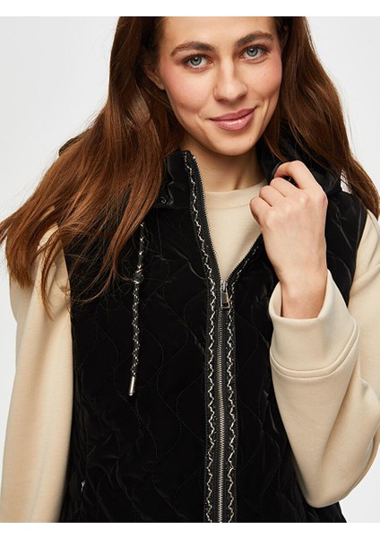 Gold Şerit Detaylı Kadife Görünümlü Kapitone Yelek 004 indirimleri