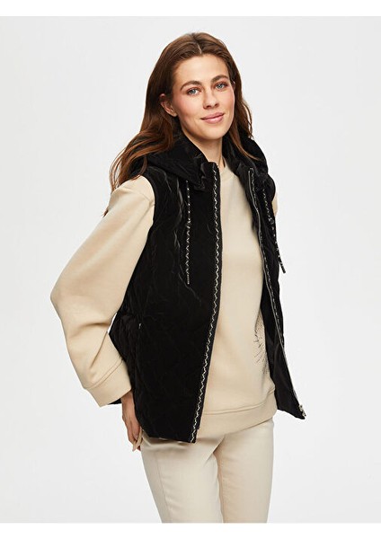 Gold Şerit Detaylı Kadife Görünümlü Kapitone Yelek 004 modelleri