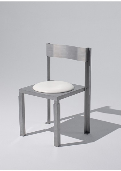 Strut Gümüş Rengi Metal Yemek Odası Sandalyesi fırsatları