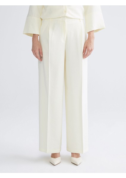 Yeni Sezon Loose Fit Geniş Paça Kadın Pileli Pantolon modelleri