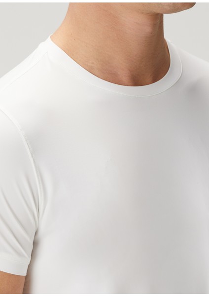 Beyaz Basic T-Shirt indirimleri