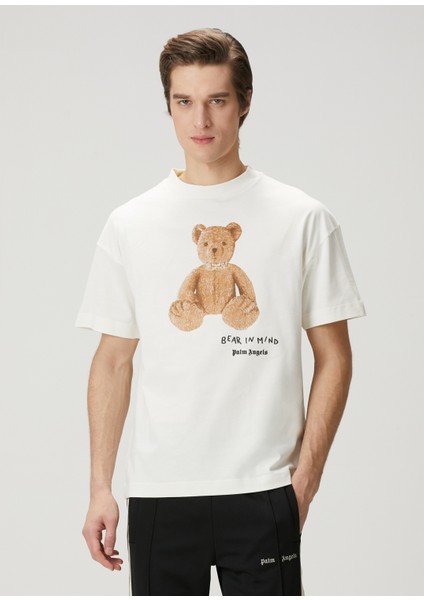 Beyaz Figür Detaylı Slogan Baskılı T-Shirt