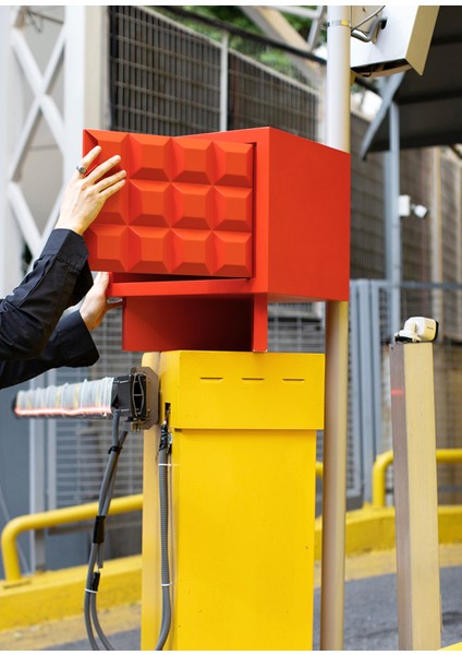 Karo Narçiçeği Komodin