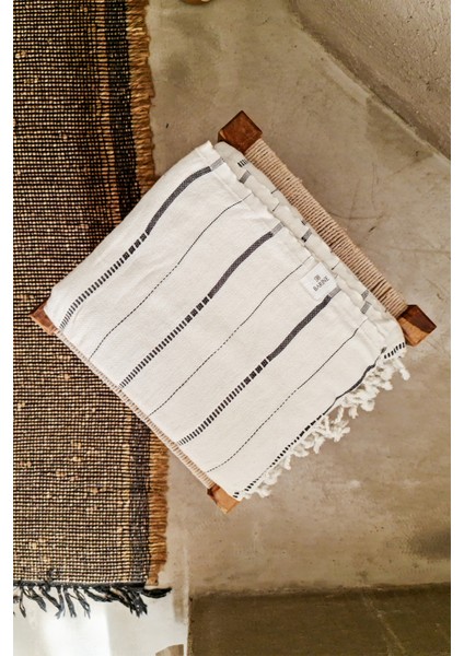 Boa Natürel Siyah Throw Koltuk Şalı