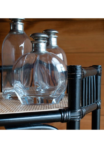 Siyah Tekerlekli Servis Arabası fırsatları