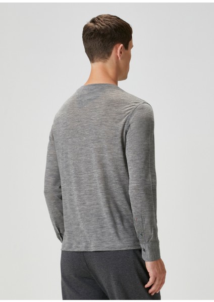 Gri Logo Nakışlı Uzun Kollu T-Shirt fırsatları