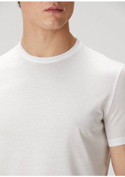 Beyaz Basic T-Shirt indirimleri