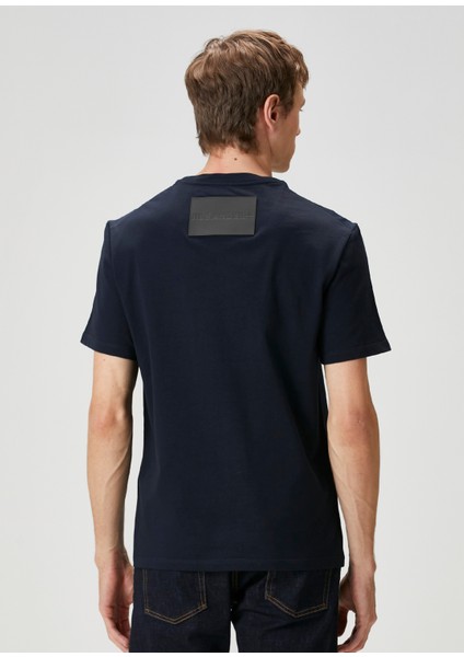 Lacivert Logo Detaylı T-Shirt fırsatları