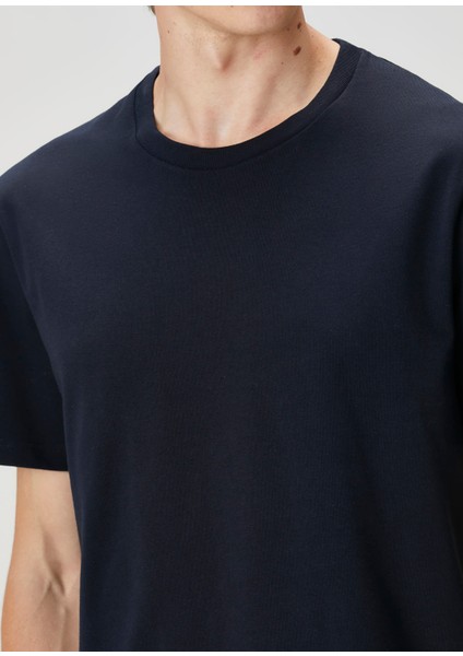 Lacivert Logo Detaylı T-Shirt indirimleri