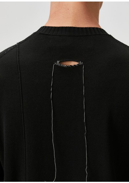 Siyah Yıpratma Detaylı Kazak