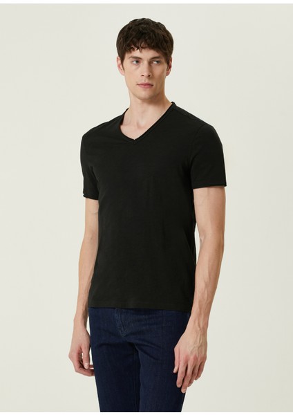 Miles Siyah V Yaka T-Shirt modelleri