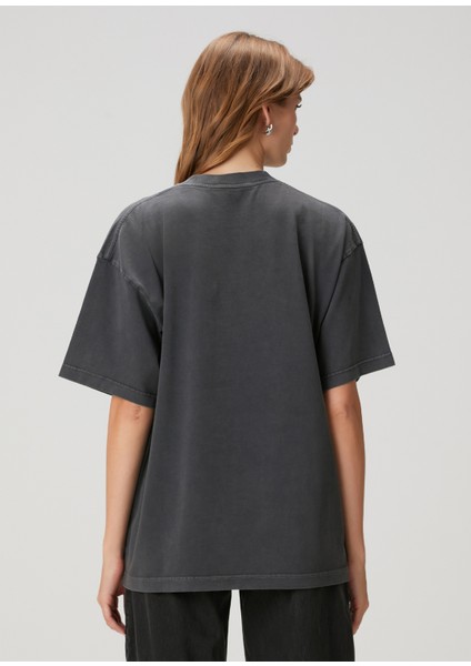 Oversized Antrasit Logo Baskılı T-Shirt fırsatları