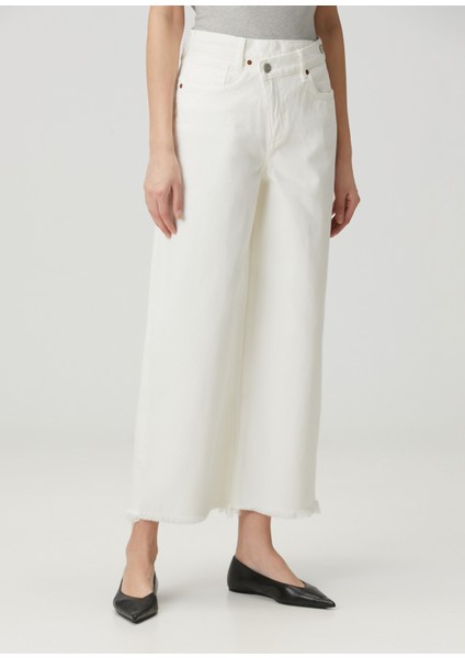 Aki Beyaz Jean Pantolon modelleri