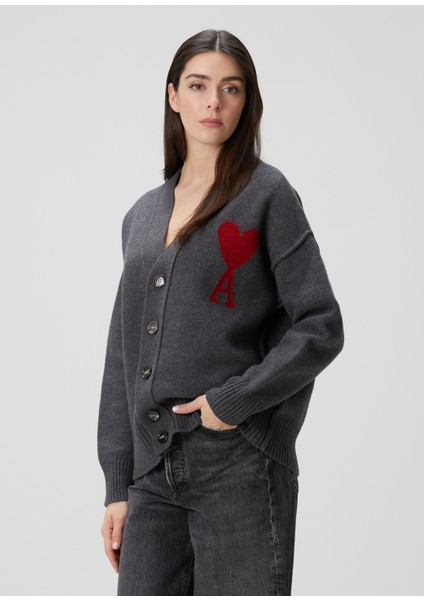 Gri Logolu Yün Hırka