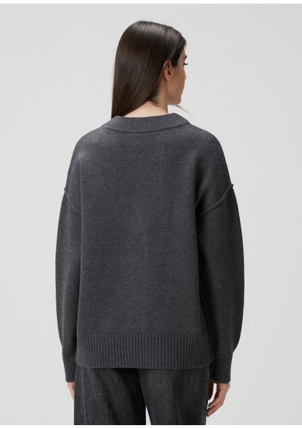 Gri Logolu Yün Hırka fırsatları