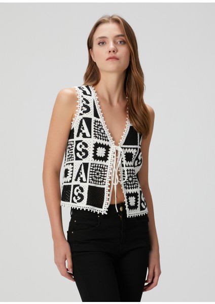 Florence Siyah Beyaz Tığ Işi Yelek