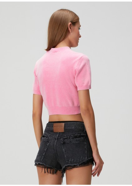 Pembe Logolu Crop T-Shirt fırsatları