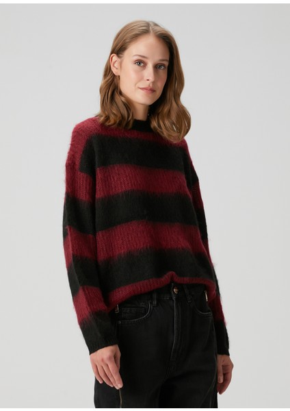 Onyx Kırmızı Siyah Çizgili Kazak modelleri