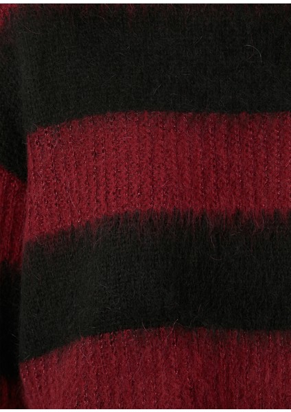 Onyx Kırmızı Siyah Çizgili Kazak indirimleri