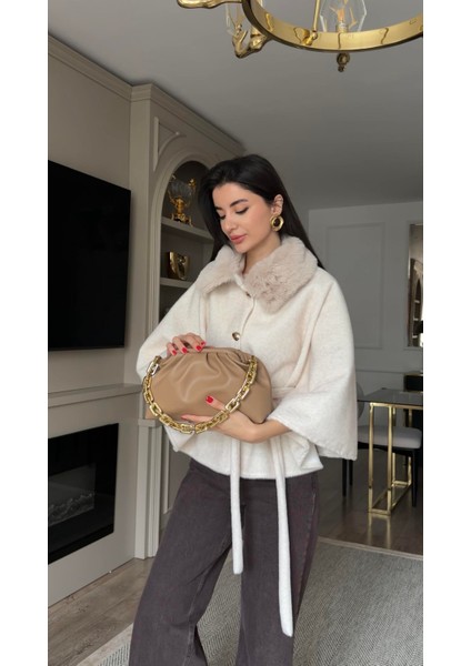Yaka Kürklü Ekru Panço fırsatları