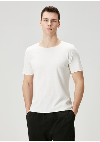 Beyaz Kısa Kollu Triko